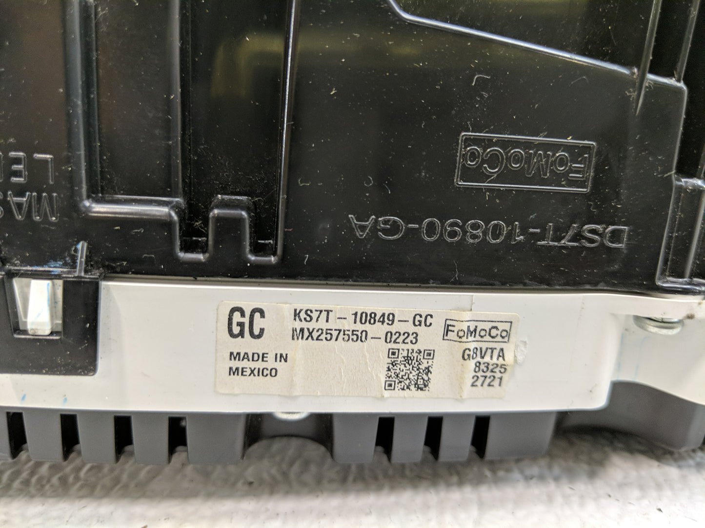 2019-2020 Ford Fusion Instrument Cluster Speedometer Gauges P/N:KS7T-10849-GC DS7T-10890-GA Fits Fits 2019 2020 OEM Used Aut