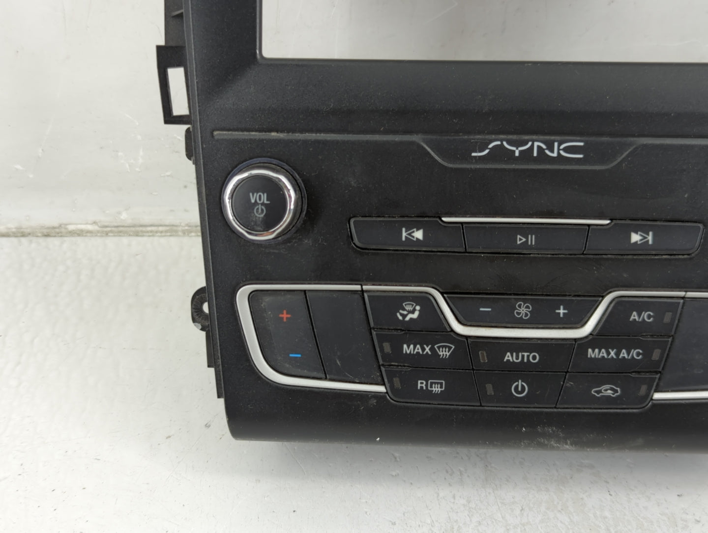 2019-2020 Ford Fusion Radio AM FM Cd Player Receiver Replacement P/N:KS7T-18E245-CGE Fits Fits 2019 2020 OEM Used Auto Parts