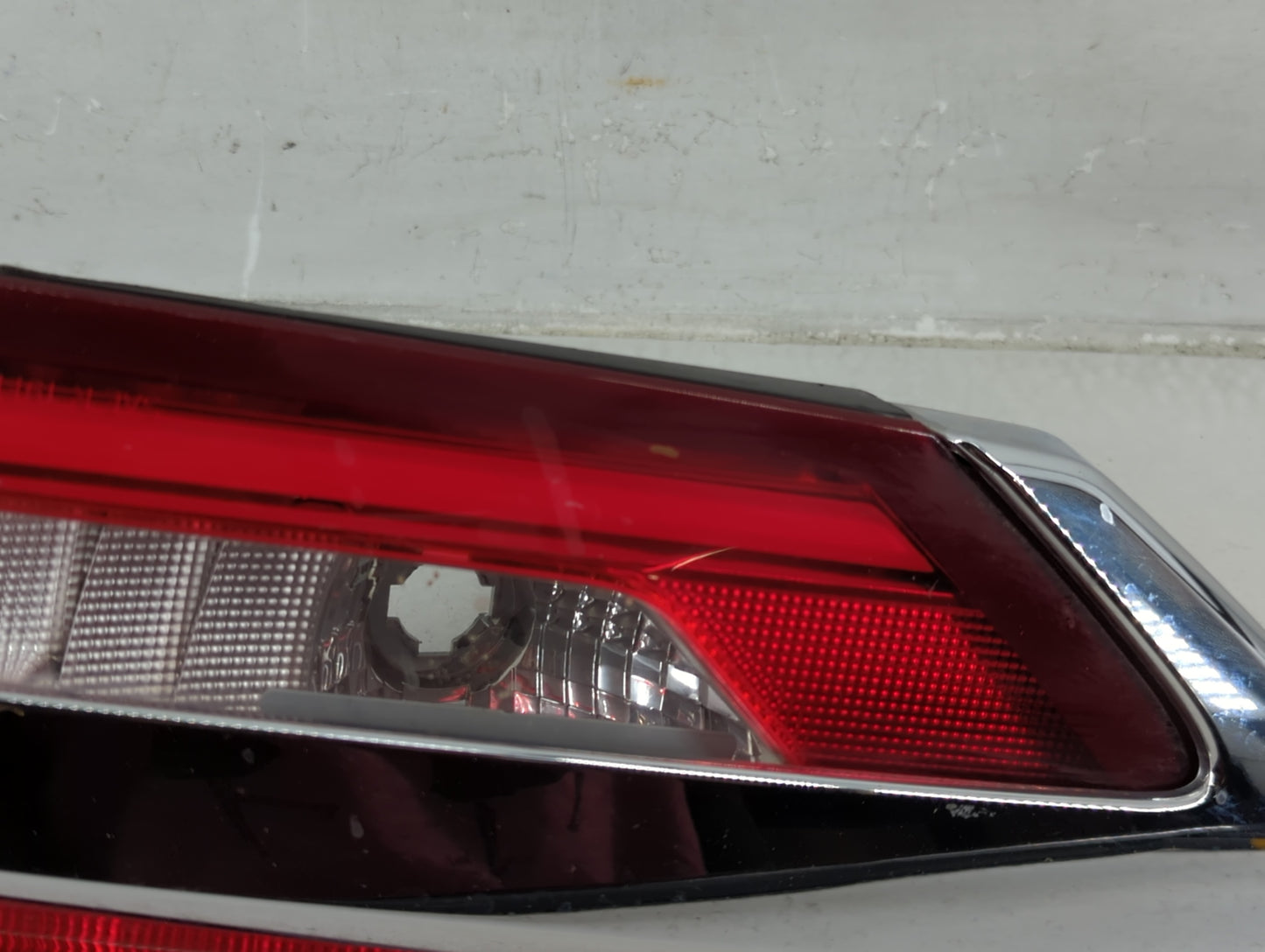 2019-2020 Ford Fusion Tail Light Assembly Passenger Right OEM P/N:KS73-13A602-AD Fits Fits 2019 2020 OEM Used Auto Parts - O