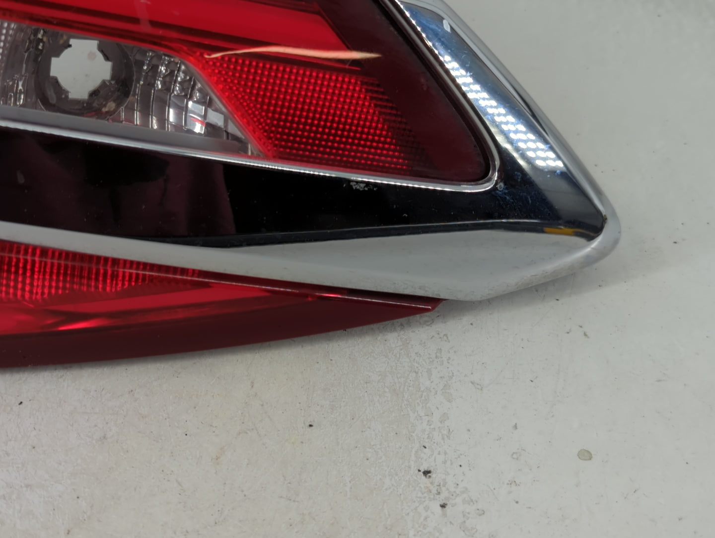 2019-2020 Ford Fusion Tail Light Assembly Passenger Right OEM P/N:KS73-13A602-AD Fits Fits 2019 2020 OEM Used Auto Parts - O