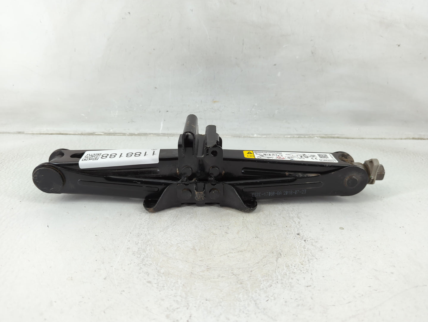 2019 Ford Fusion Spare Scissor Car Jack - Oemusedautoparts1.com