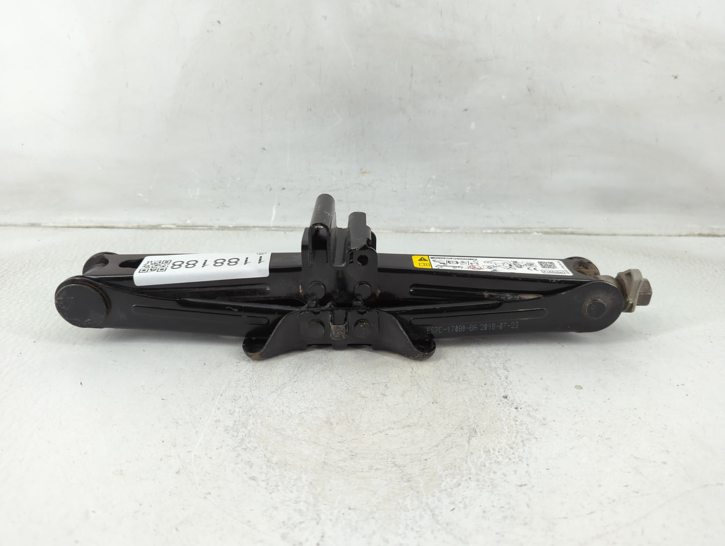 2019 Ford Fusion Spare Scissor Car Jack - Oemusedautoparts1.com