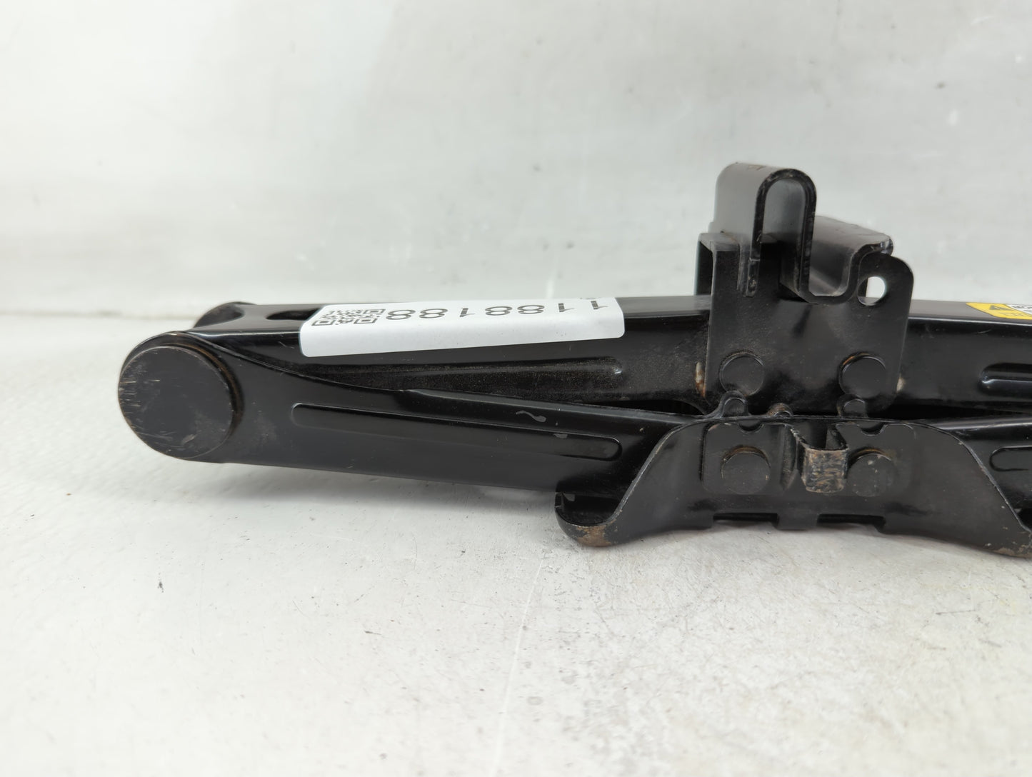 2019 Ford Fusion Spare Scissor Car Jack 1188188 - Oemusedautoparts1.com
