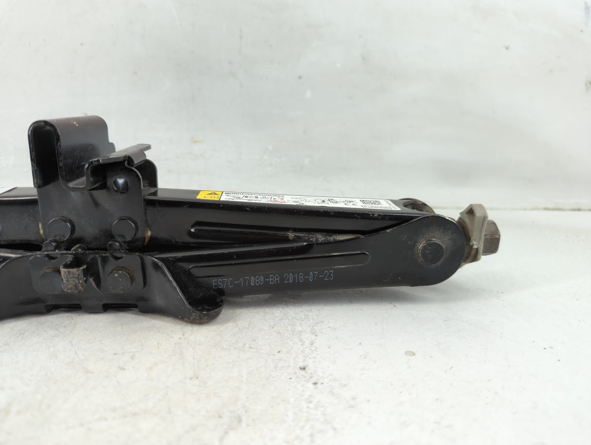 2019 Ford Fusion Spare Scissor Car Jack 1188188 - Oemusedautoparts1.com