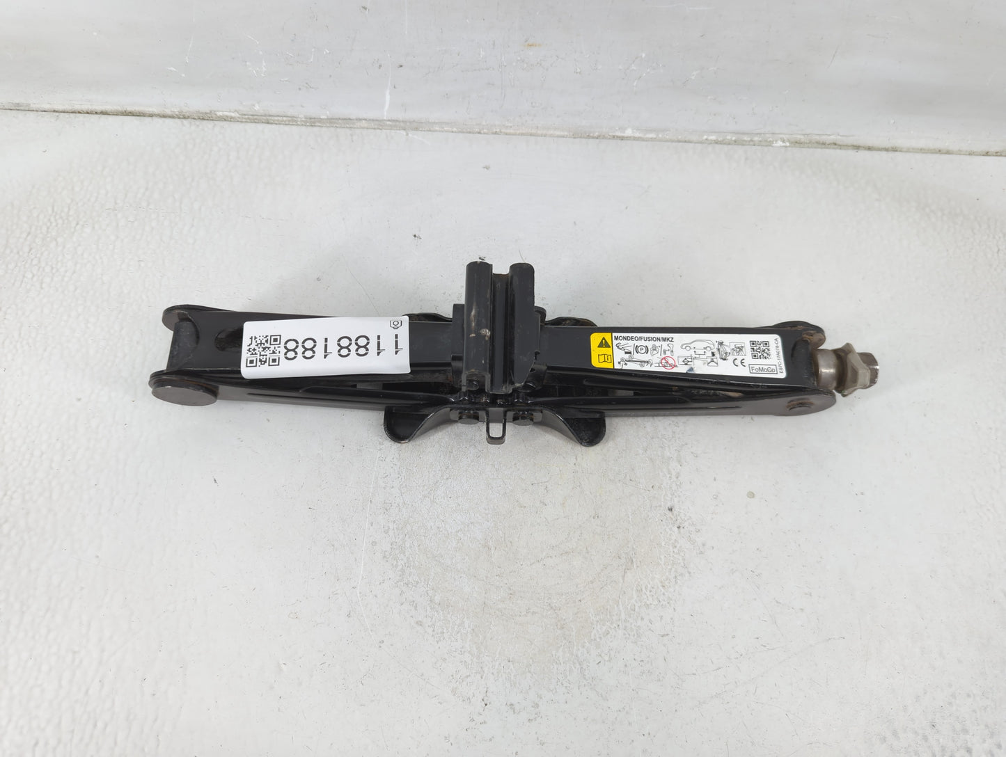 2019 Ford Fusion Spare Scissor Car Jack - Oemusedautoparts1.com