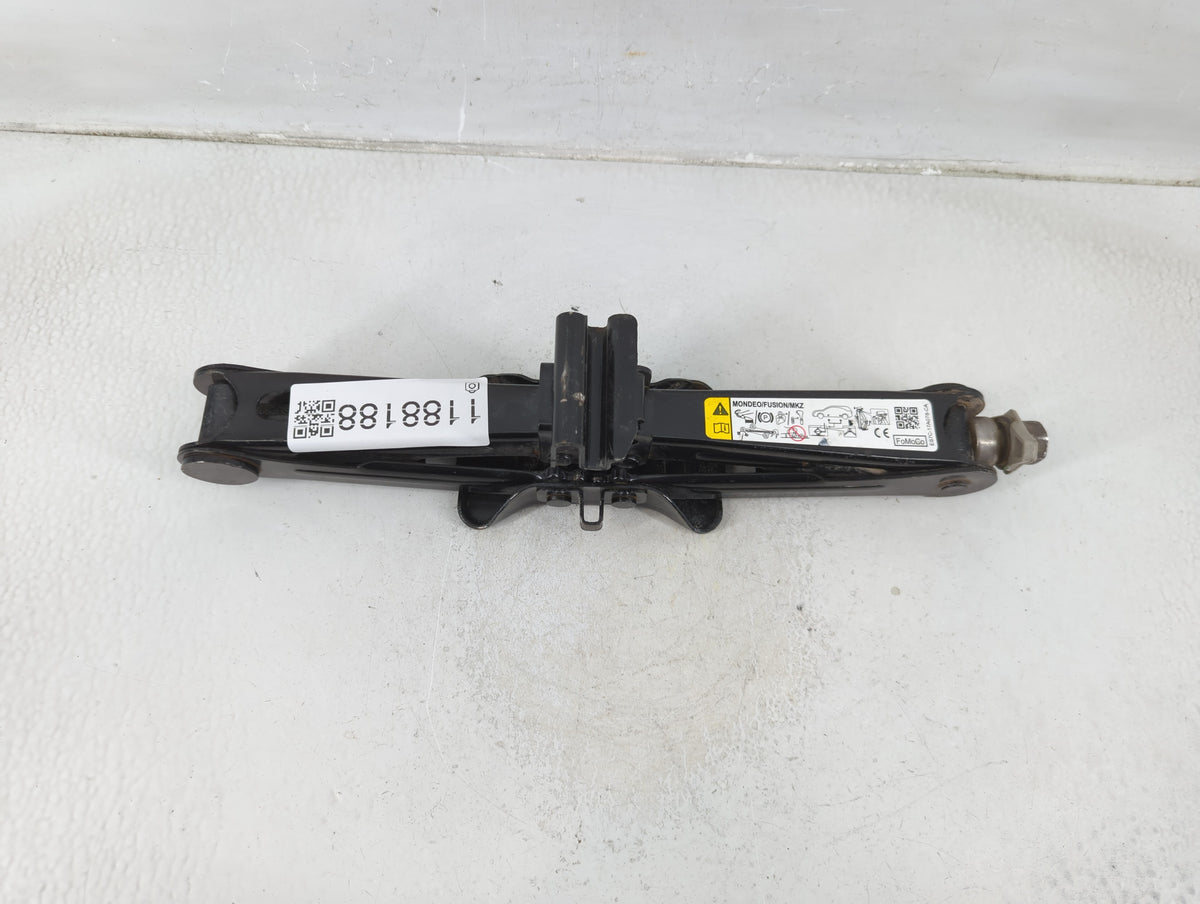 2019 Ford Fusion Spare Scissor Car Jack 1188188 - Oemusedautoparts1.com