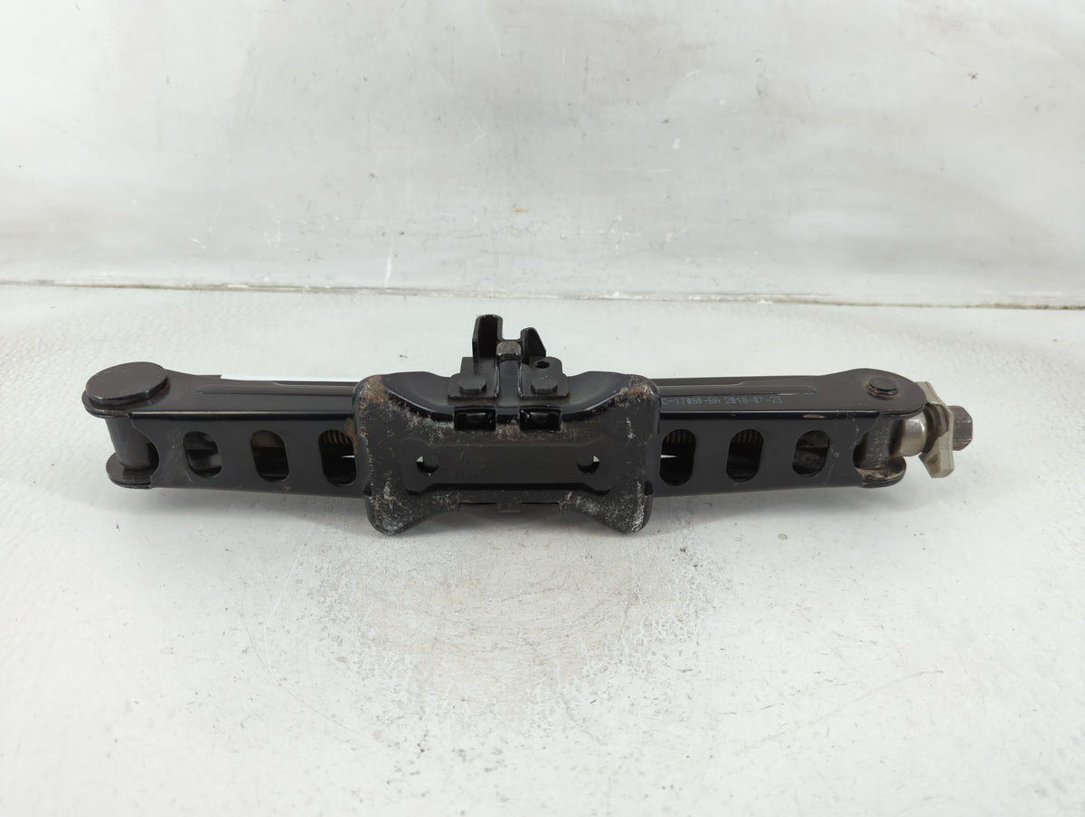 2019 Ford Fusion Spare Scissor Car Jack 1188188 - Oemusedautoparts1.com