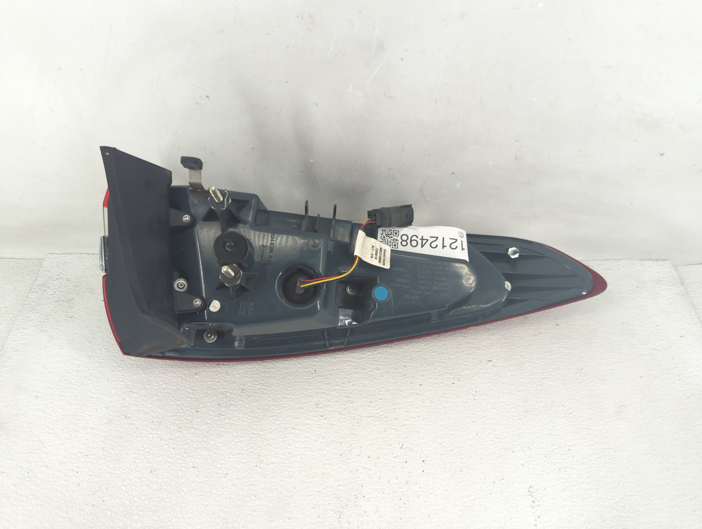 2017-2020 Ford Fusion Tail Light Assembly Passenger Right OEM P/N:HS73-13404-AD Fits Fits 2017 2018 2019 2020 OEM Used Auto 