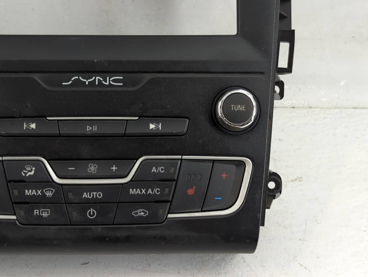 2019-2020 Ford Fusion Radio AM FM Cd Player Receiver Replacement P/N:KS7T-18E245-CHE Fits Fits 2019 2020 OEM Used Auto Parts