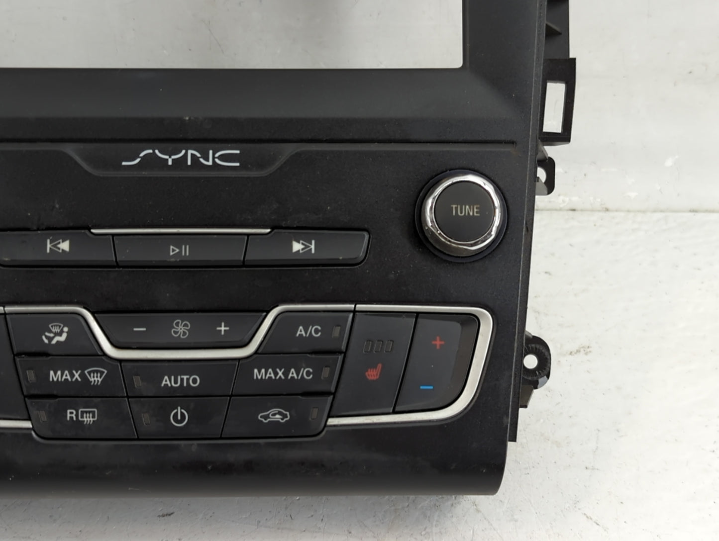 2019-2020 Ford Fusion Radio AM FM Cd Player Receiver Replacement P/N:KS7T-18E245-CHE Fits Fits 2019 2020 OEM Used Auto Parts