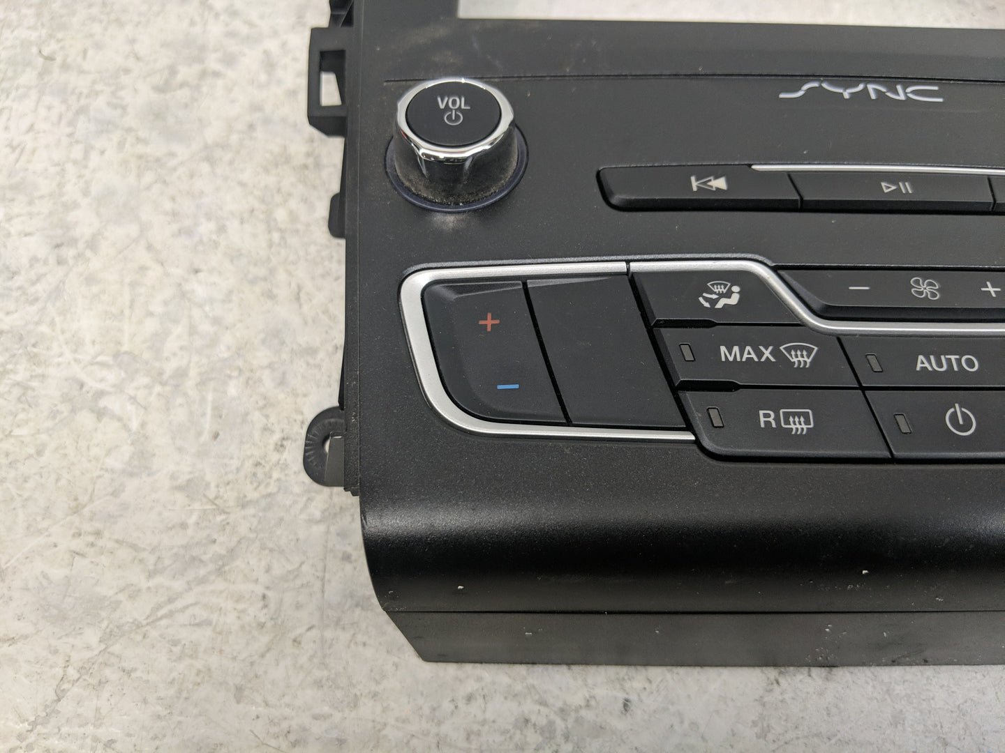 2017-2020 Ford Fusion Radio AM FM Cd Player Receiver Replacement P/N:KS7T-18E245-CGF Fits Fits 2017 2018 2019 2020 OEM Used 