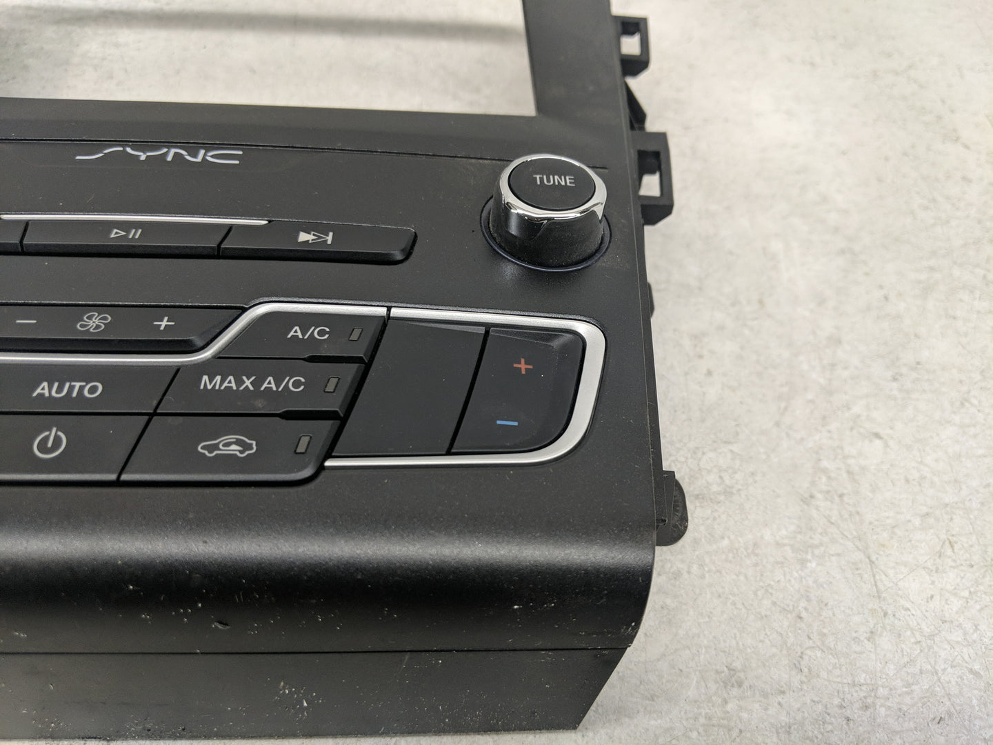 2017-2020 Ford Fusion Radio AM FM Cd Player Receiver Replacement P/N:KS7T-18E245-CGF Fits Fits 2017 2018 2019 2020 OEM Used 