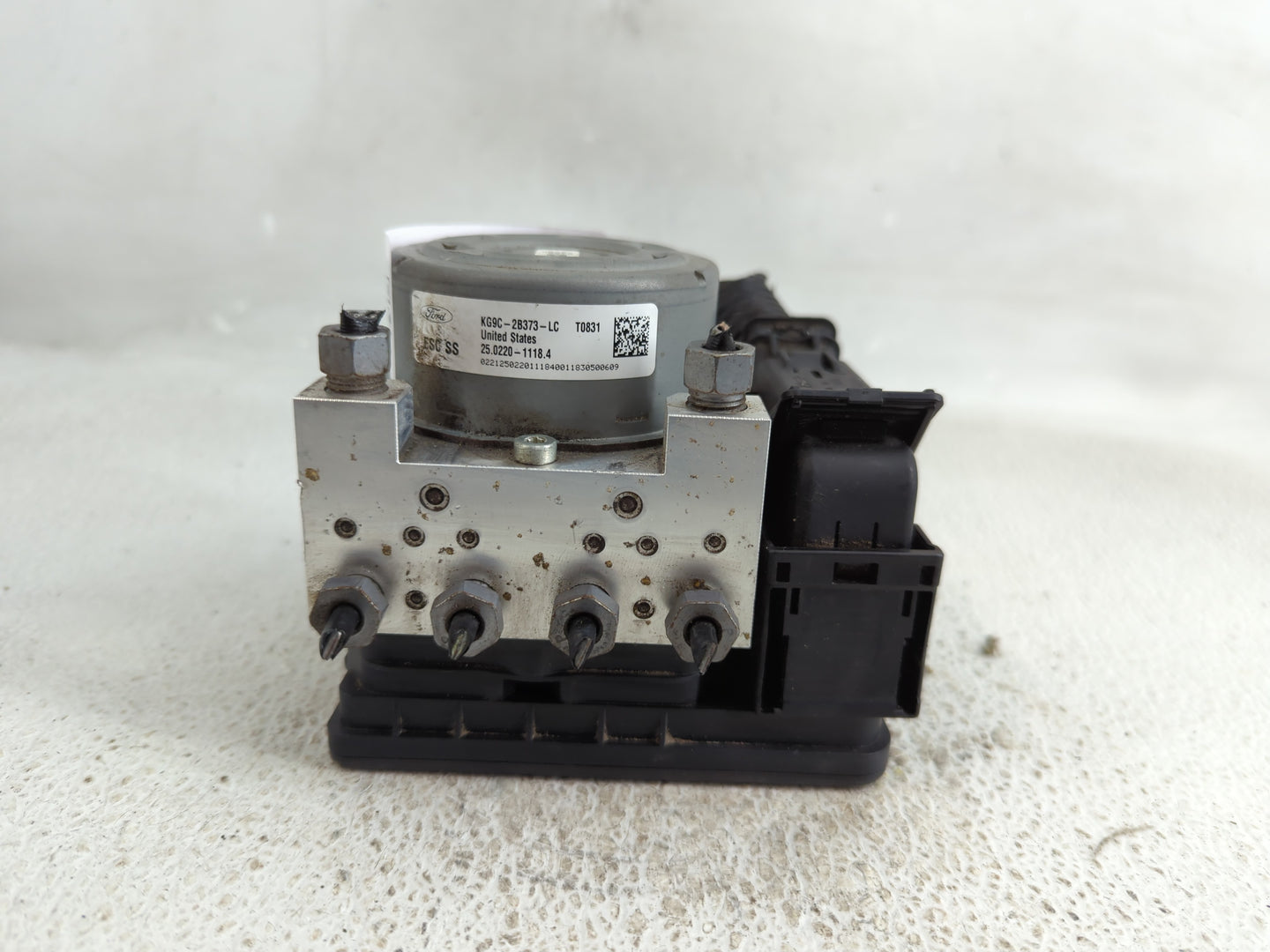 2019-2020 Ford Fusion ABS Pump Control Module Replacement P/N:KG9C-2V373-LC Fits Fits 2019 2020 OEM Used Auto Parts - Oemuse