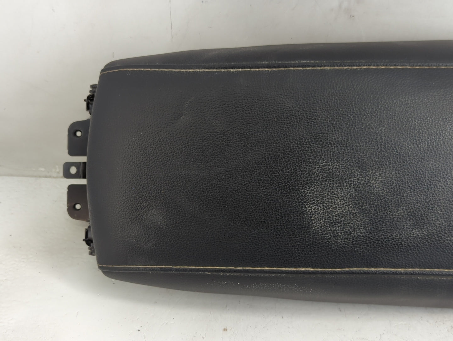 2019 Ford Fusion Center Console Armrest Cover Lid P/N:L0262581AA04ZHE Fits OEM Used Auto Parts - Oemusedautoparts1.com
