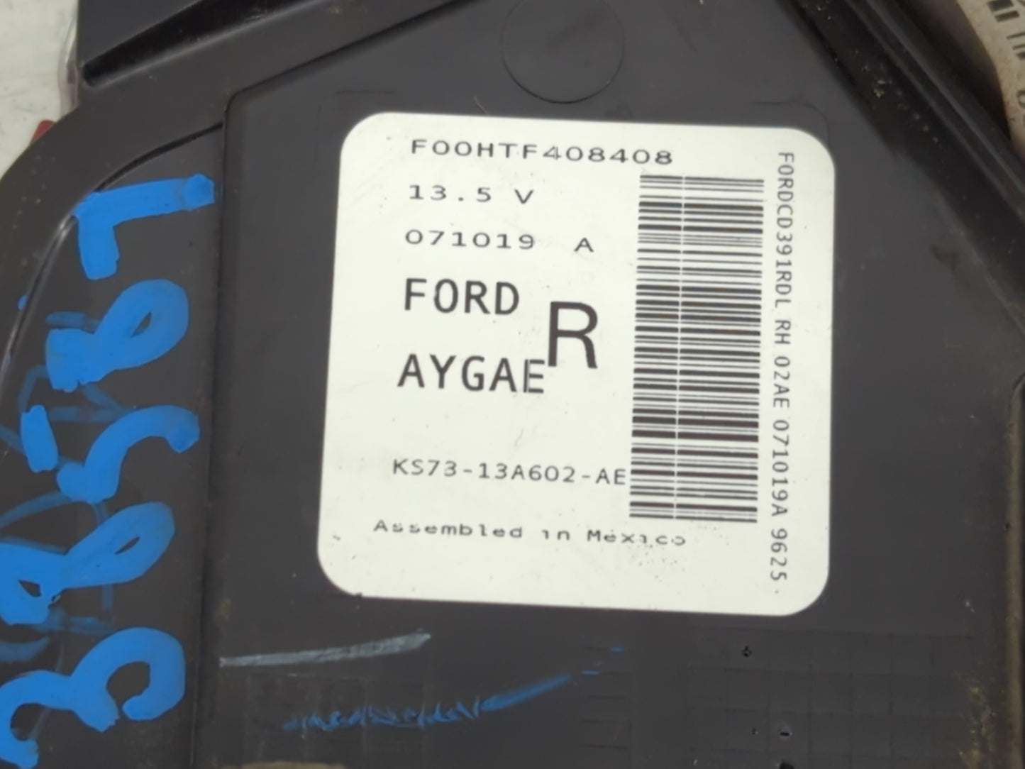 2019-2020 Ford Fusion Tail Light Assembly Passenger Right OEM P/N:KS73-13A602-AE Fits Fits 2019 2020 OEM Used Auto Parts - O