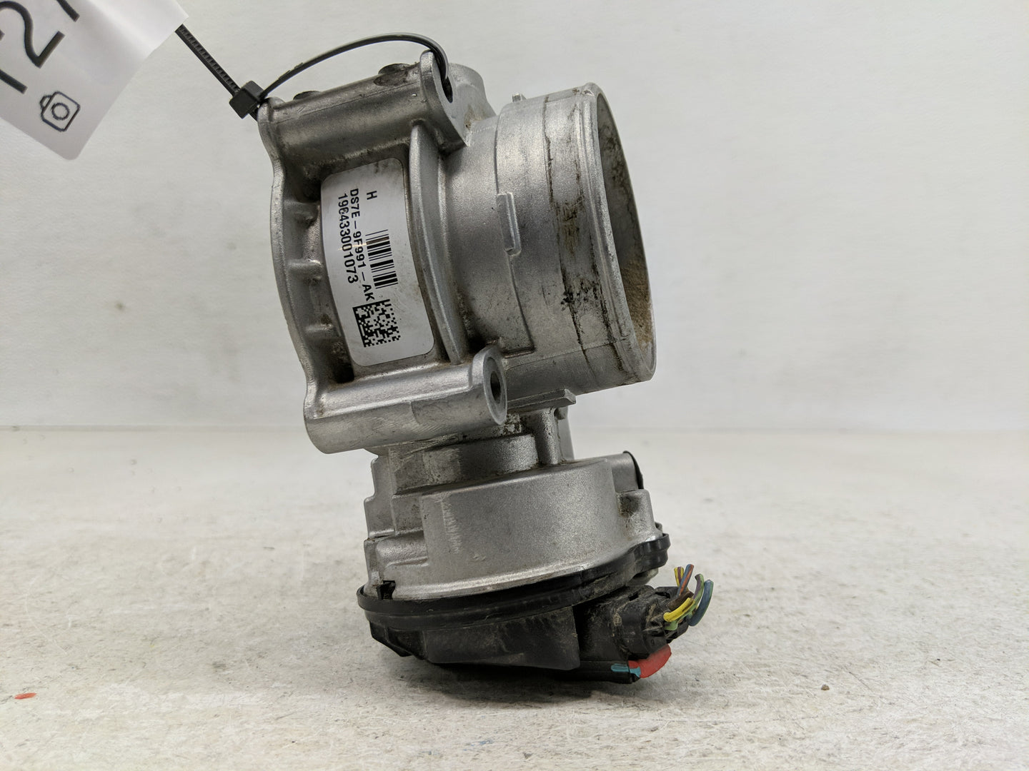 2013-2020 Ford Fusion Throttle Body P/N:DS7E-9F991-AK Fits Fits 2013 2014 2015 2016 2017 2018 2019 2020 2021 2022 OEM Used A