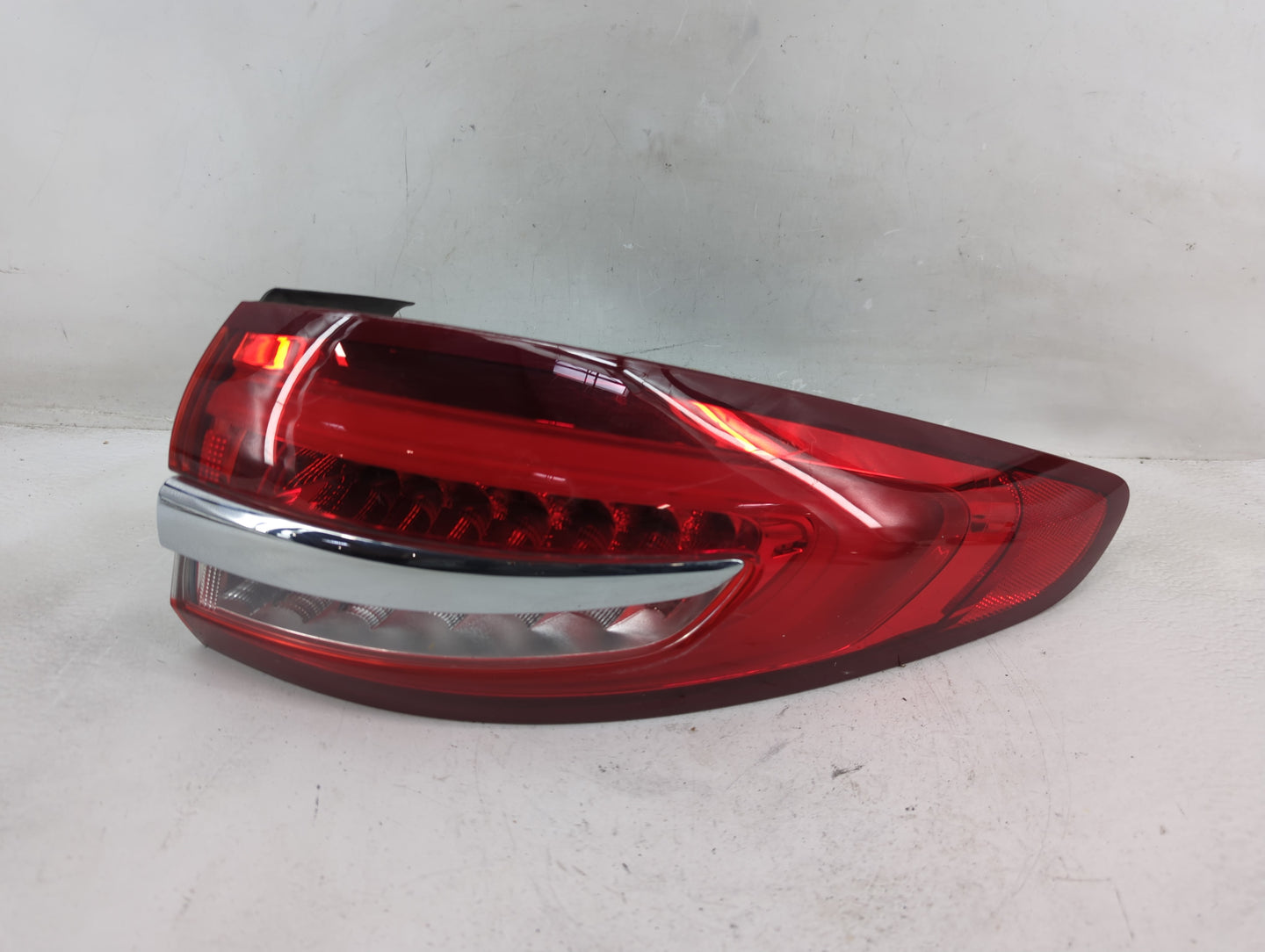2017-2020 Ford Fusion Tail Light Assembly Passenger Right OEM P/N:HS73-13404-AD Fits Fits 2017 2018 2019 2020 OEM Used Auto 