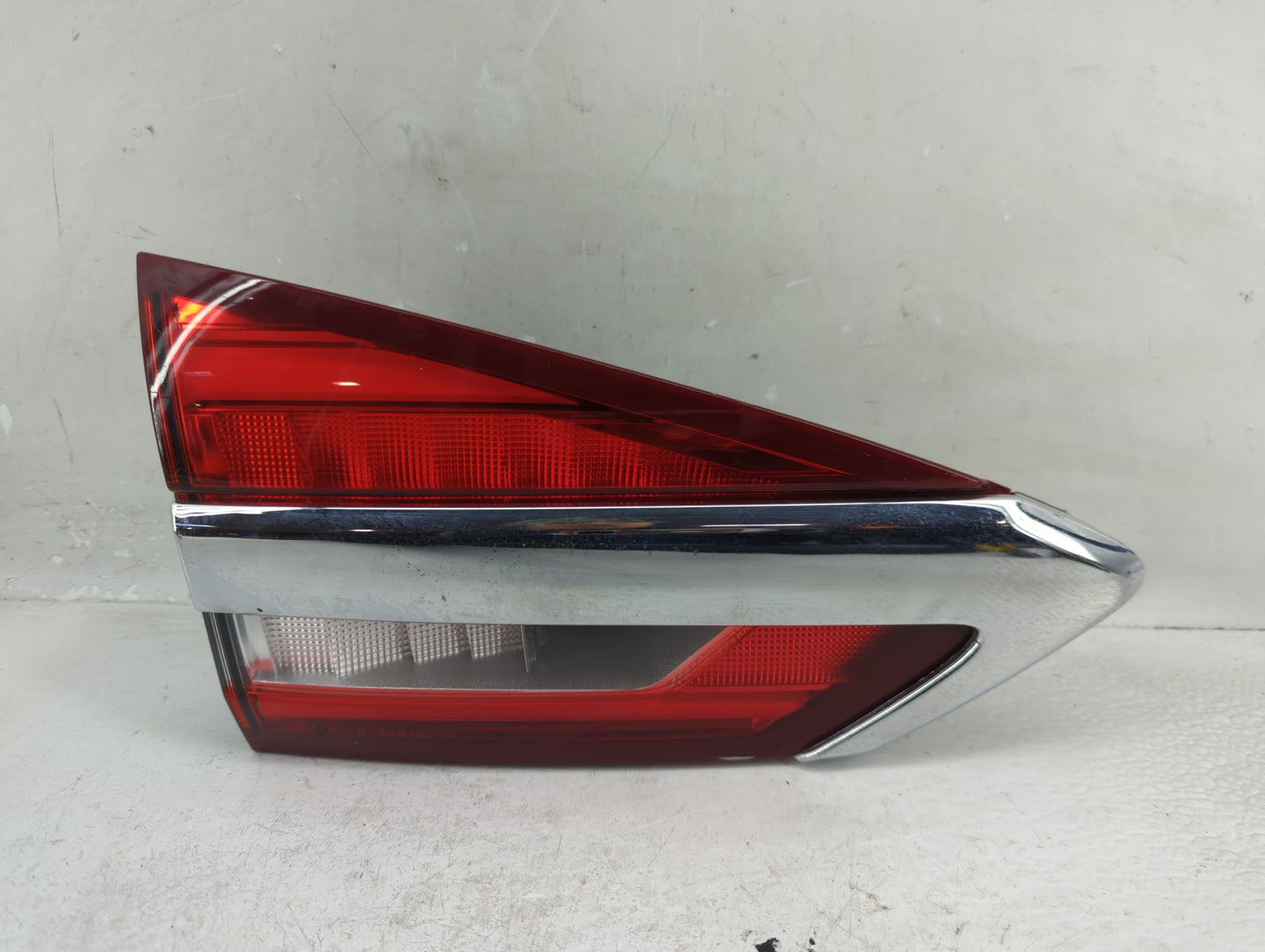 2019-2020 Ford Fusion Tail Light Assembly Driver Left OEM P/N:KS73-13A603-AF Fits Fits 2019 2020 OEM Used Auto Parts - Oemus