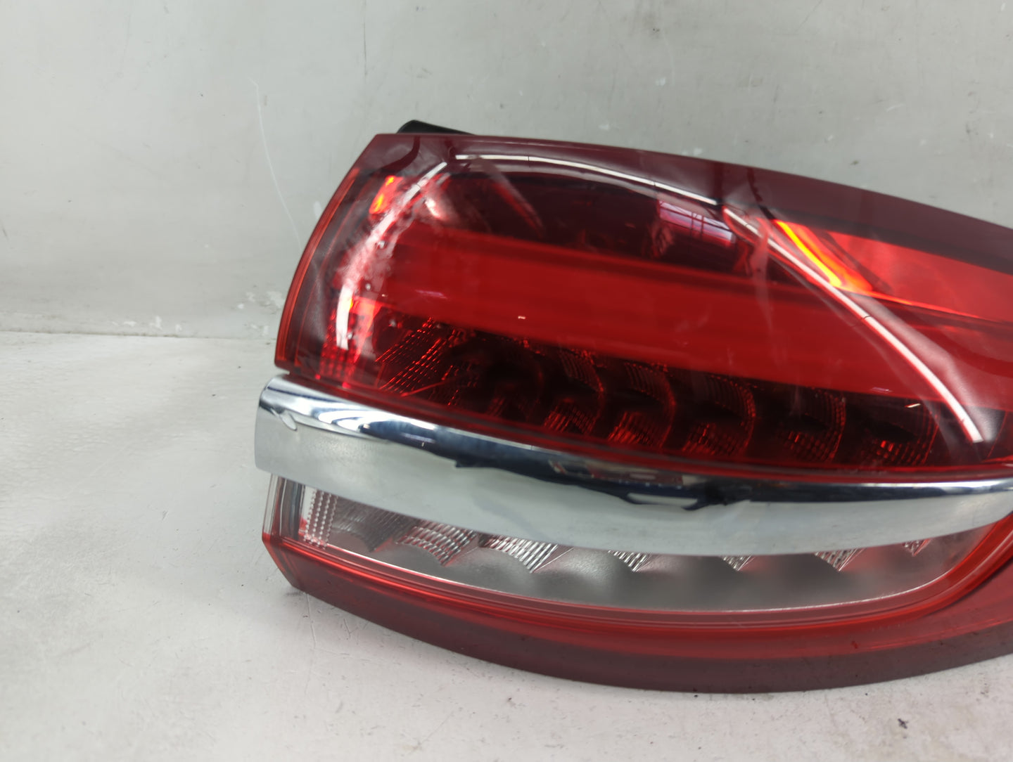 2017-2020 Ford Fusion Tail Light Assembly Passenger Right OEM P/N:HS73-13404-AD Fits Fits 2017 2018 2019 2020 OEM Used Auto 