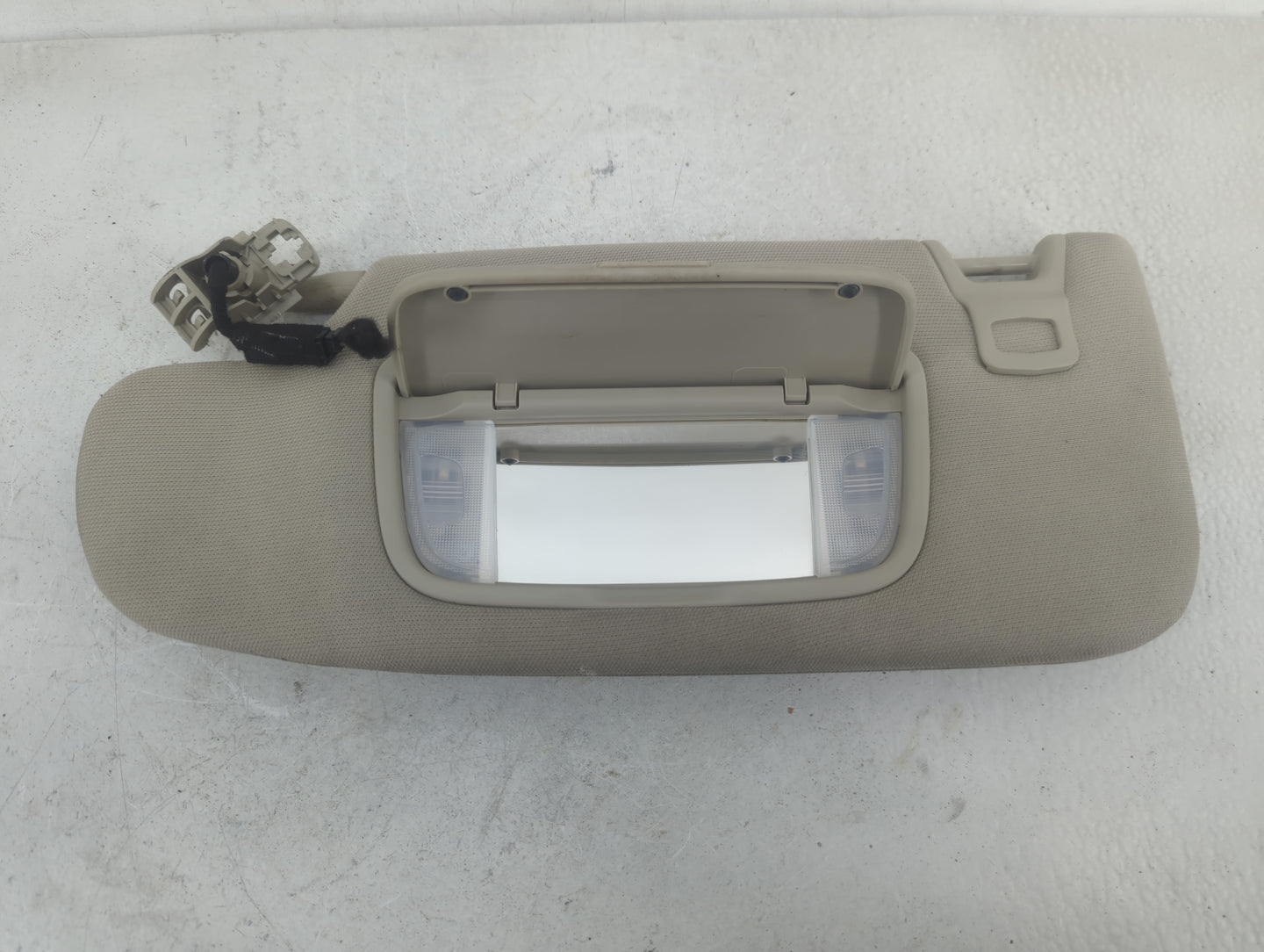 2019 Ford Fusion Sun Visor Shade Replacement Driver Left Mirror Fits OEM Used Auto Parts - Oemusedautoparts1.com