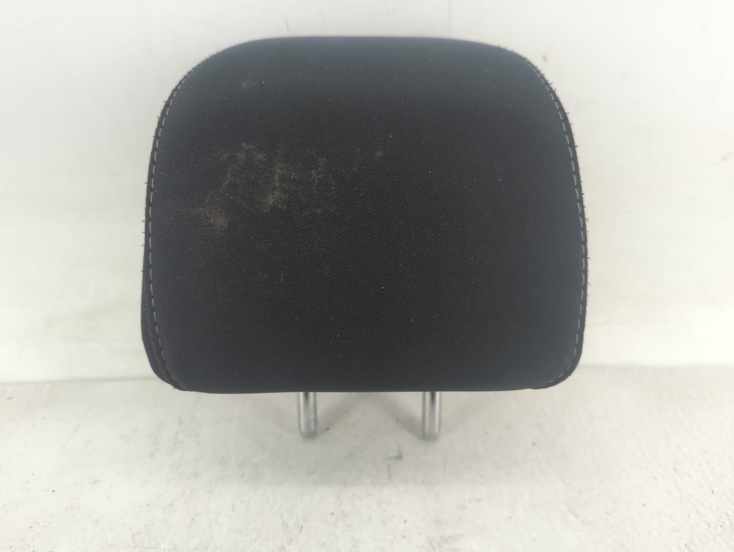 2017-2020 Ford Fusion Headrest Head Rest Rear Center Seat Fits Fits 2017 2018 2019 2020 OEM Used Auto Parts - Oemusedautopar