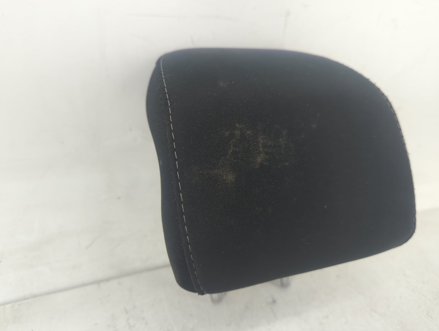 2017-2020 Ford Fusion Headrest Head Rest Rear Center Seat Fits Fits 2017 2018 2019 2020 OEM Used Auto Parts - Oemusedautopar