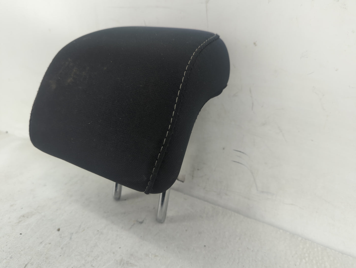 2017-2020 Ford Fusion Headrest Head Rest Rear Center Seat Fits Fits 2017 2018 2019 2020 OEM Used Auto Parts - Oemusedautopar