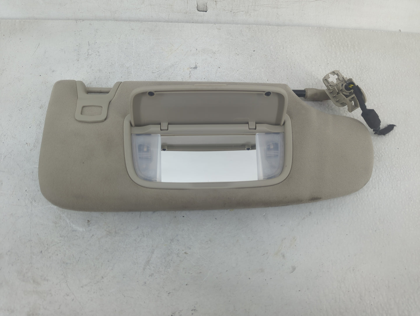 2017-2020 Ford Fusion Sun Visor Shade Replacement Passenger Right Mirror Fits Fits 2017 2018 2019 2020 OEM Used Auto Parts -