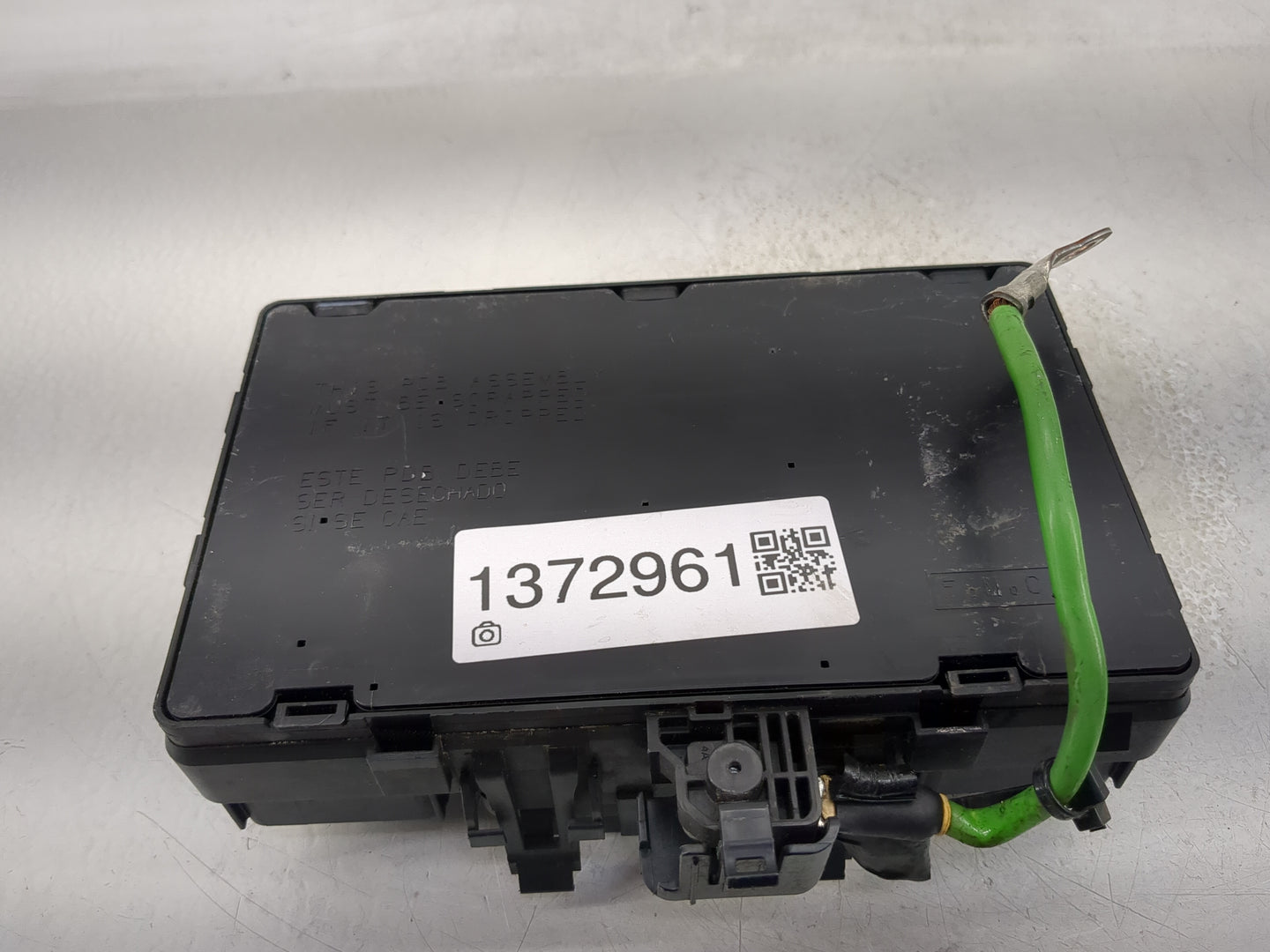2017-2020 Ford Fusion Fusebox Fuse Box Panel Relay Module P/N:HG9T14D068BC_01 Fits Fits 2017 2018 2019 2020 OEM Used Auto Pa