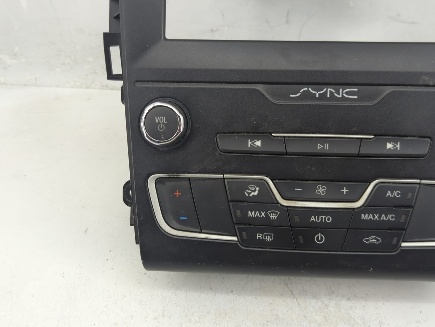 2019 Ford Fusion Climate Control Module Temperature AC/Heater Replacement P/N:KS7T-18E245-CGE Fits OEM Used Auto Parts - Oem