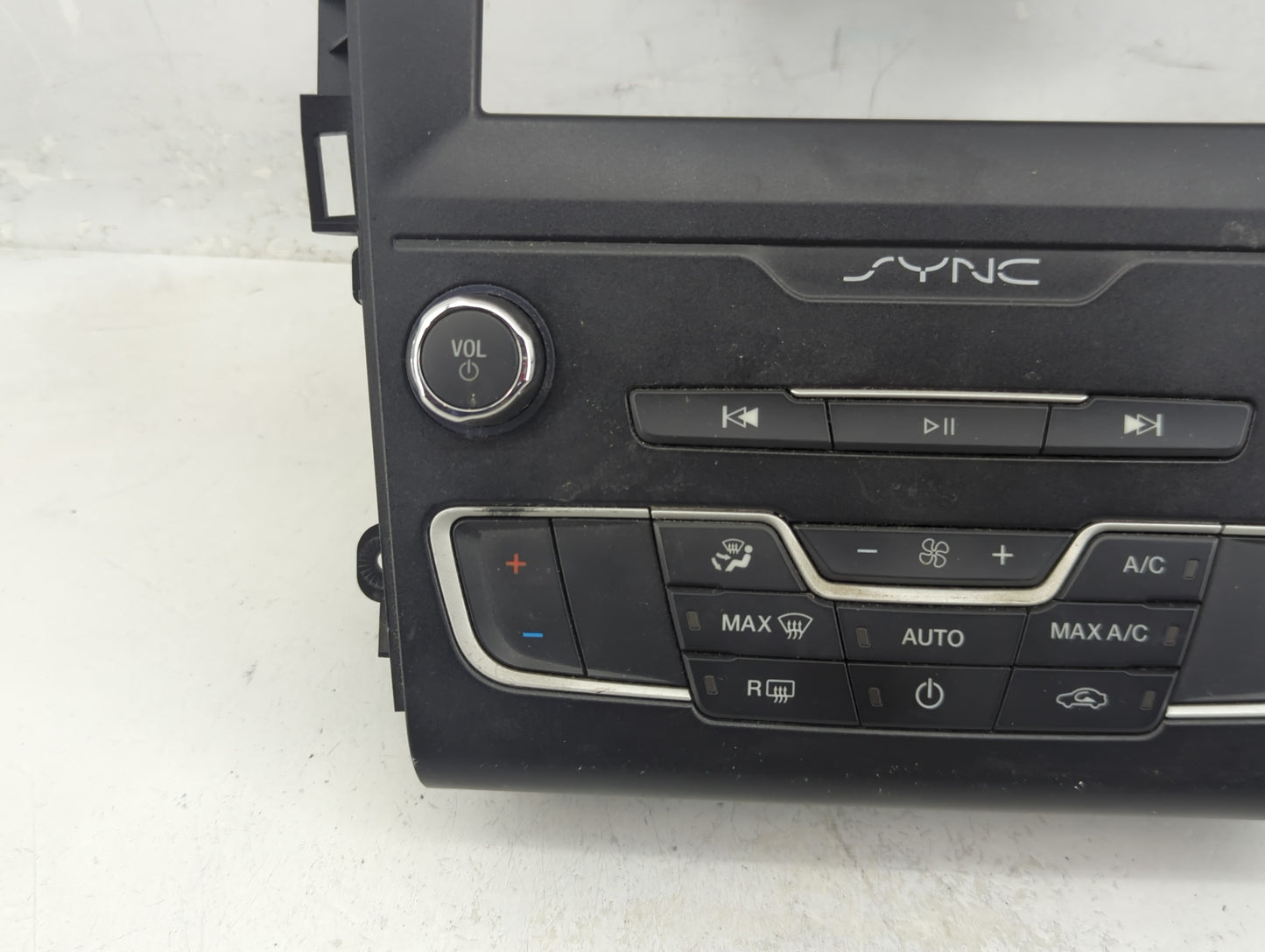 2019 Ford Fusion Climate Control Module Temperature AC/Heater Replacement P/N:KS7T-18E245-CGE Fits OEM Used Auto Parts - Oem