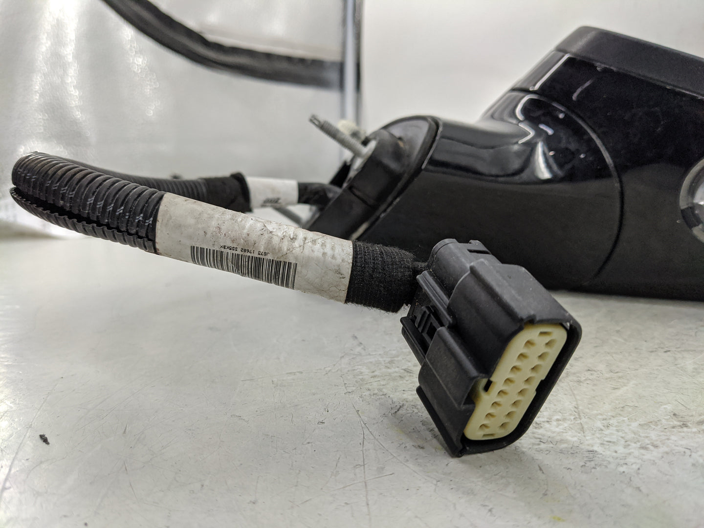 2019-2020 Ford Fusion Passenger Side View Mirror - Right Door Mirror OEM Used - Oemusedautoparts1.com