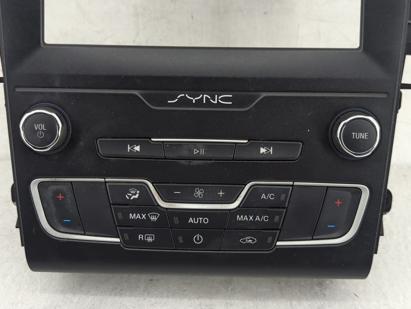 2017-2020 Ford Fusion Radio Control Panel - Oemusedautoparts1.com