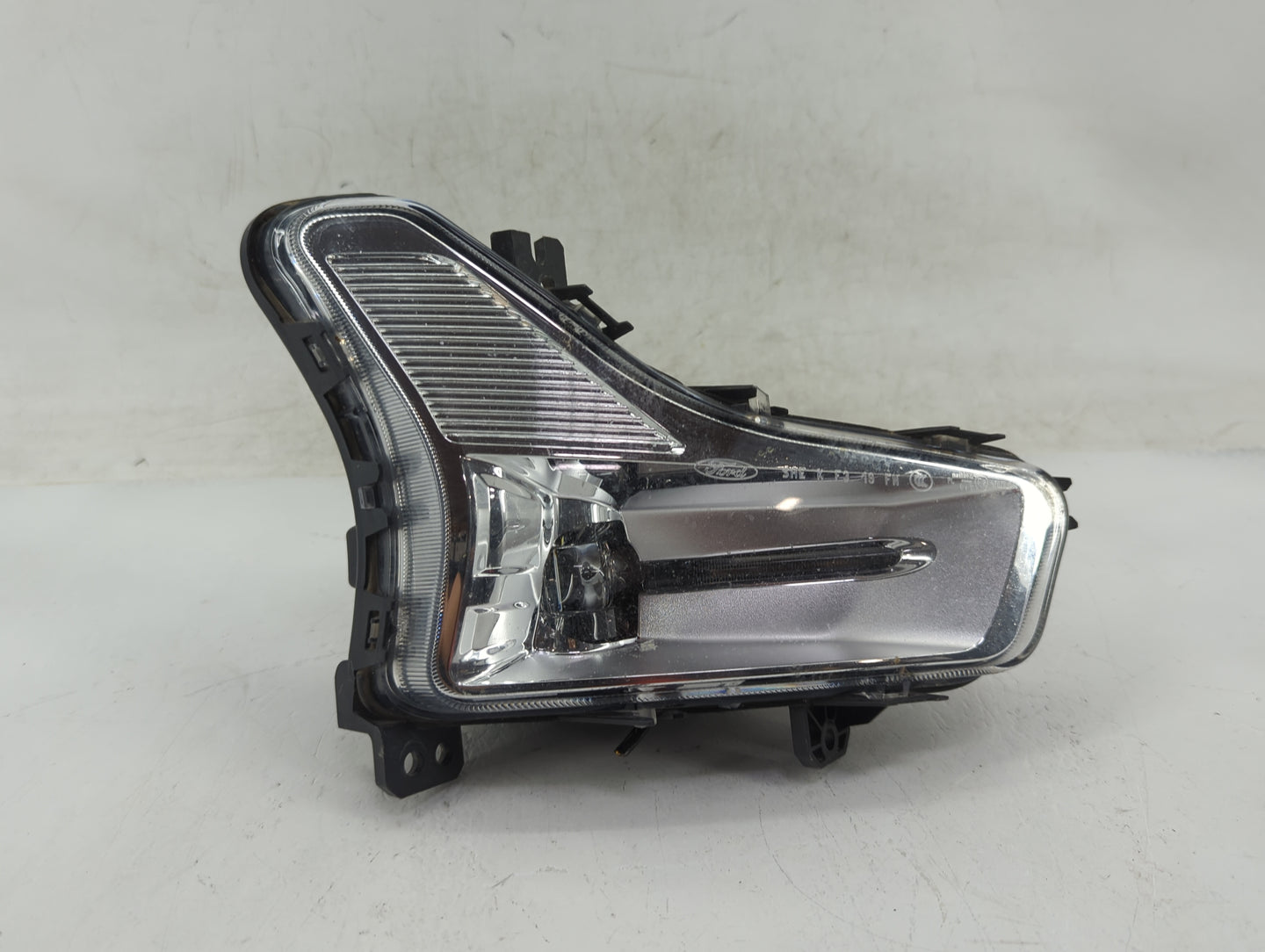 2017-2019 Ford Fusion Passenger Right Oem Fog Light Lamp - Oemusedautoparts1.com