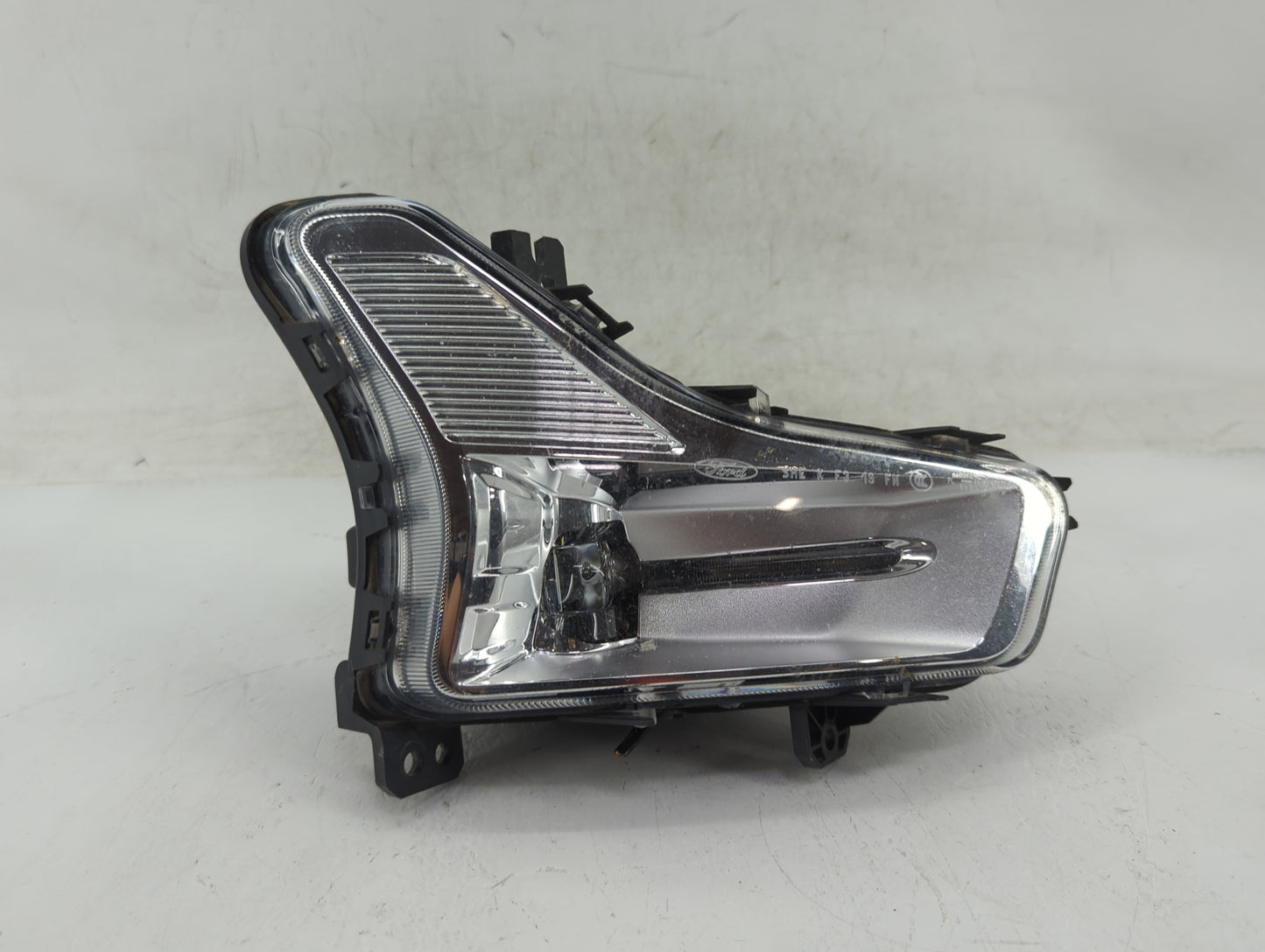 2017-2019 Ford Fusion Passenger Right Oem Fog Light Lamp - Oemusedautoparts1.com