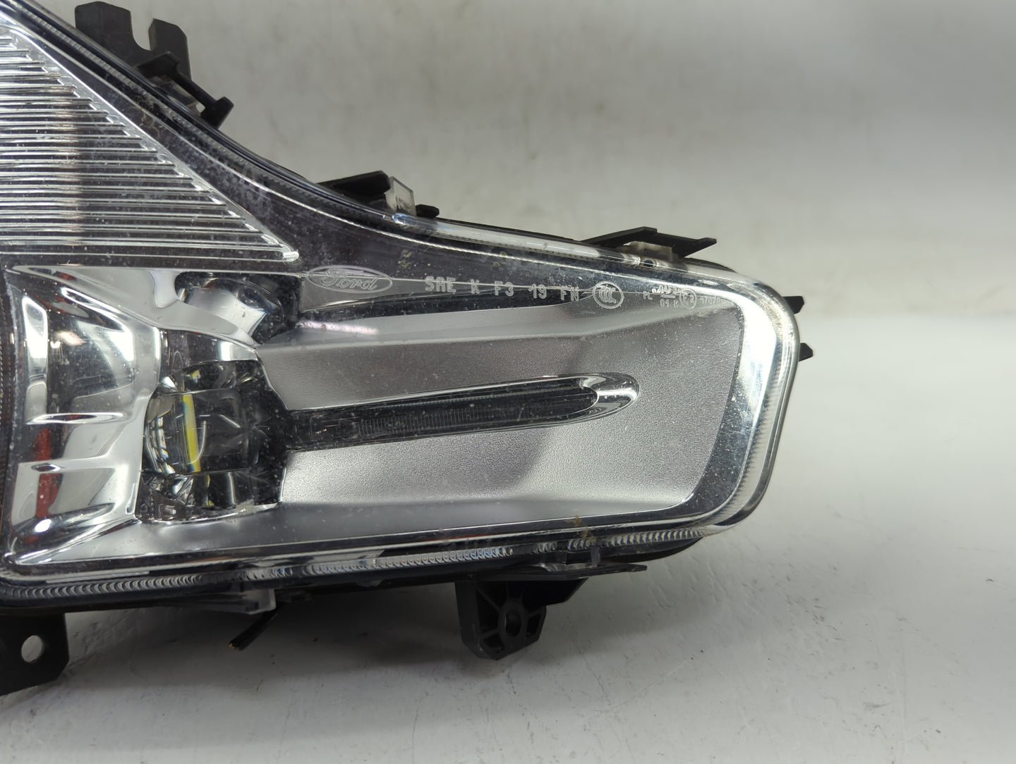 2017-2019 Ford Fusion Passenger Right Oem Fog Light Lamp - Oemusedautoparts1.com