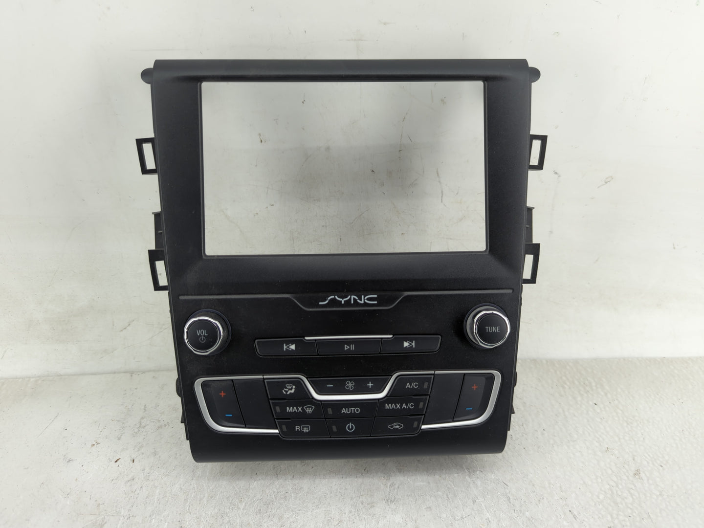 2019-2020 Ford Fusion Radio Control Panel - Oemusedautoparts1.com