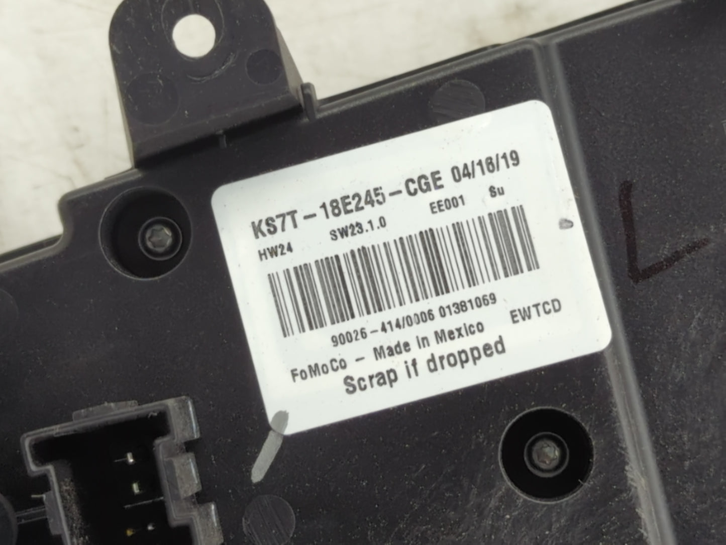 2019-2020 Ford Fusion Radio Control Panel - Oemusedautoparts1.com