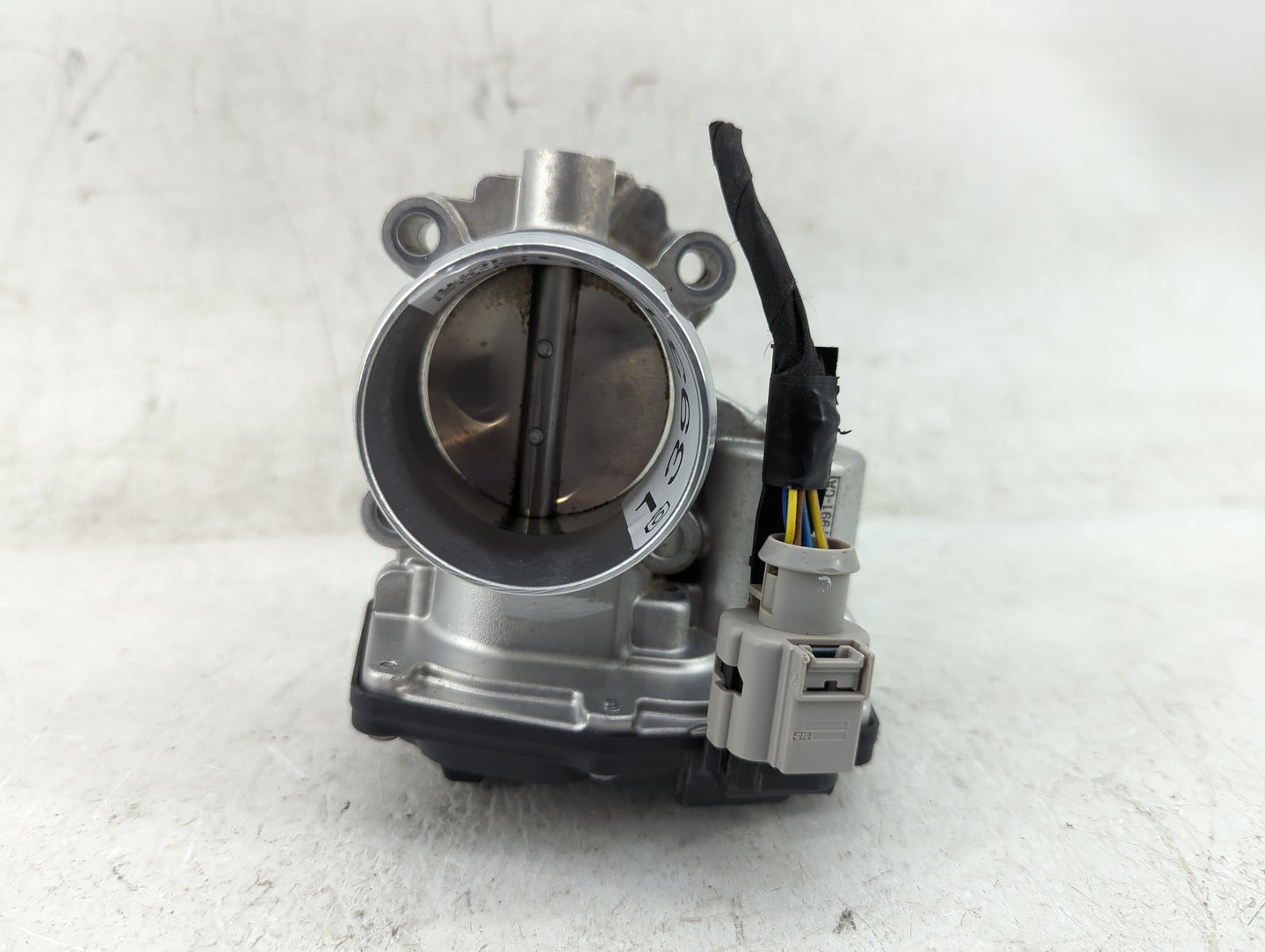 2014-2020 Ford Fusion Throttle Body P/N:DS7G-9F991-CA Fits Fits 2014 2015 2016 2017 2018 2019 2020 OEM Used Auto Parts - Oem
