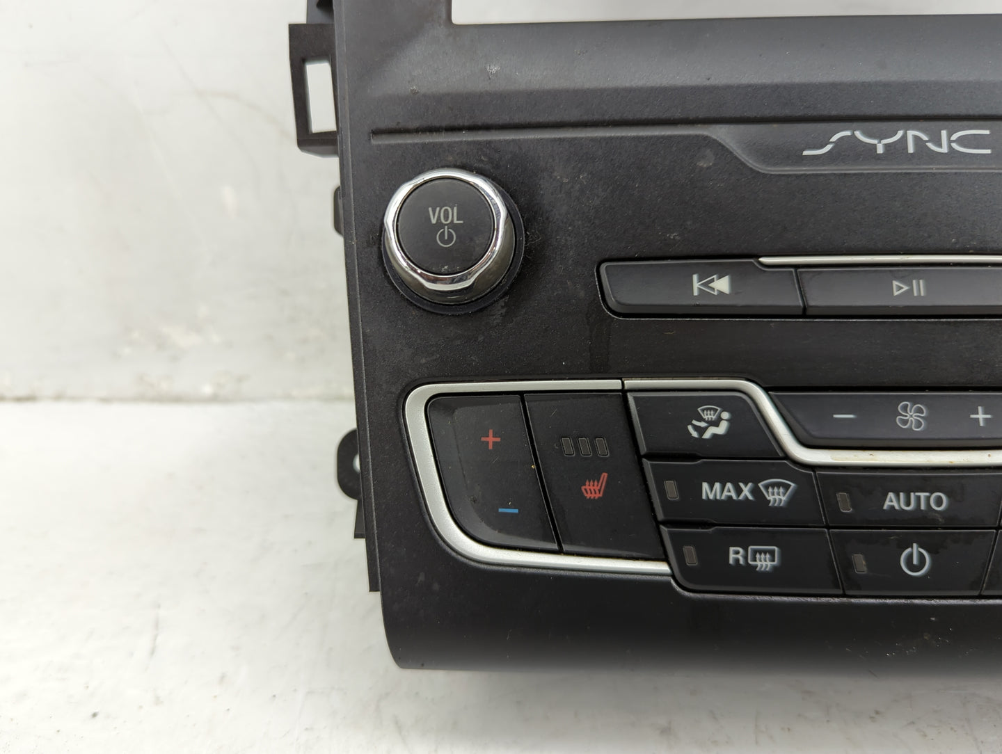 2019-2020 Ford Fusion Radio Control Panel - Oemusedautoparts1.com