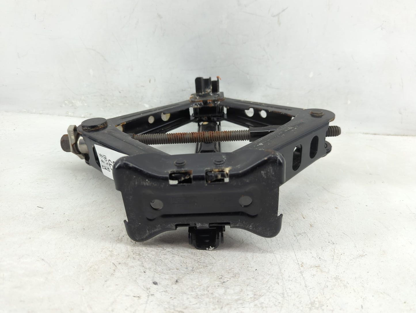 2019 Ford Fusion Spare Scissor Car Jack 1396489 - Oemusedautoparts1.com