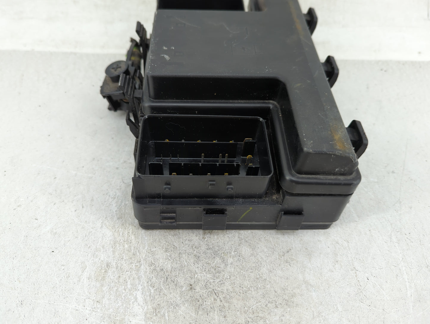 2017-2020 Ford Fusion Fusebox Fuse Box Panel Relay Module Fits Fits 2017 2018 2019 2020 OEM Used Auto Parts - Oemusedautopar