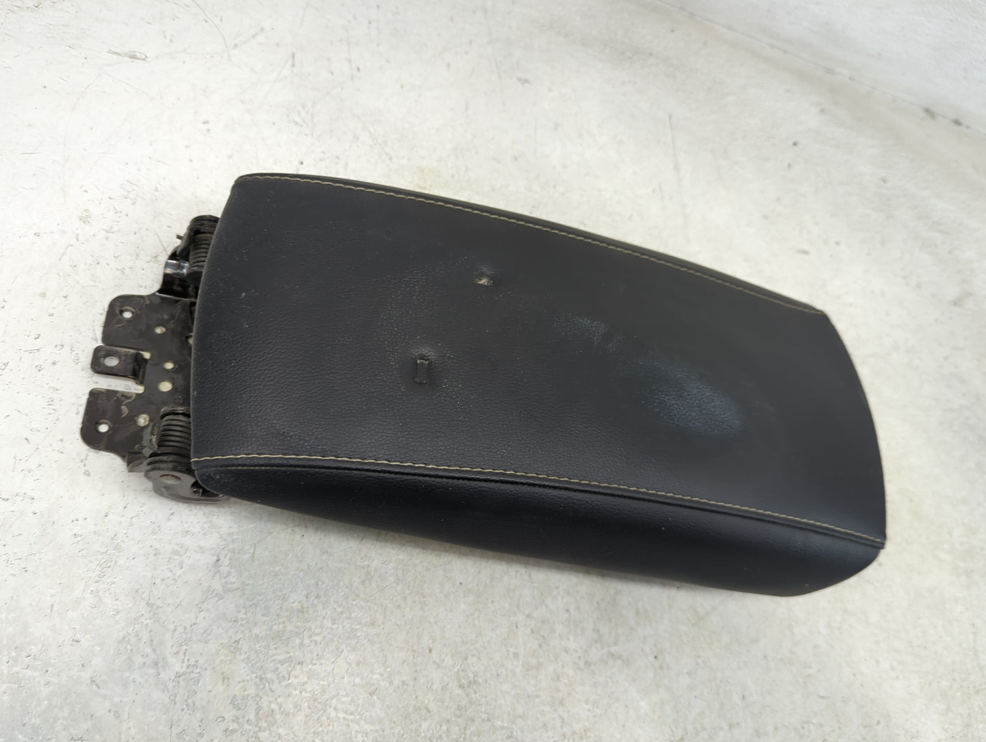 2019 Ford Fusion Center Console Armrest Cover Lid P/N:HS73-F04604 Fits OEM Used Auto Parts - Oemusedautoparts1.com