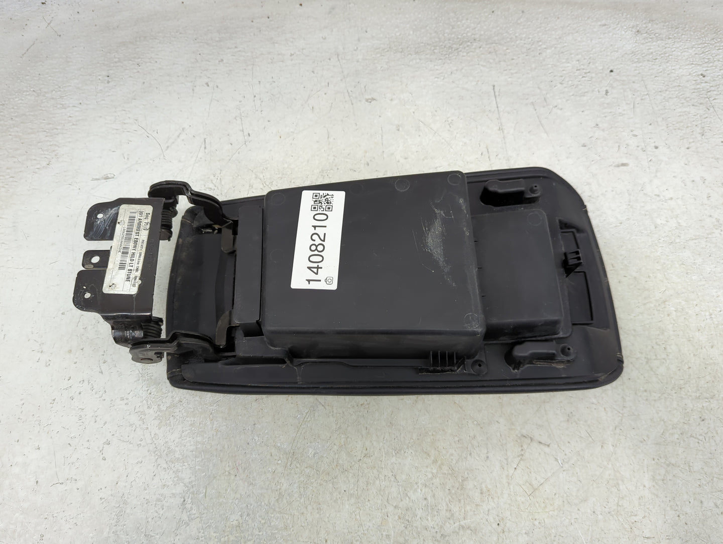 2019 Ford Fusion Center Console Armrest Cover Lid P/N:HS73-F04604 Fits OEM Used Auto Parts - Oemusedautoparts1.com