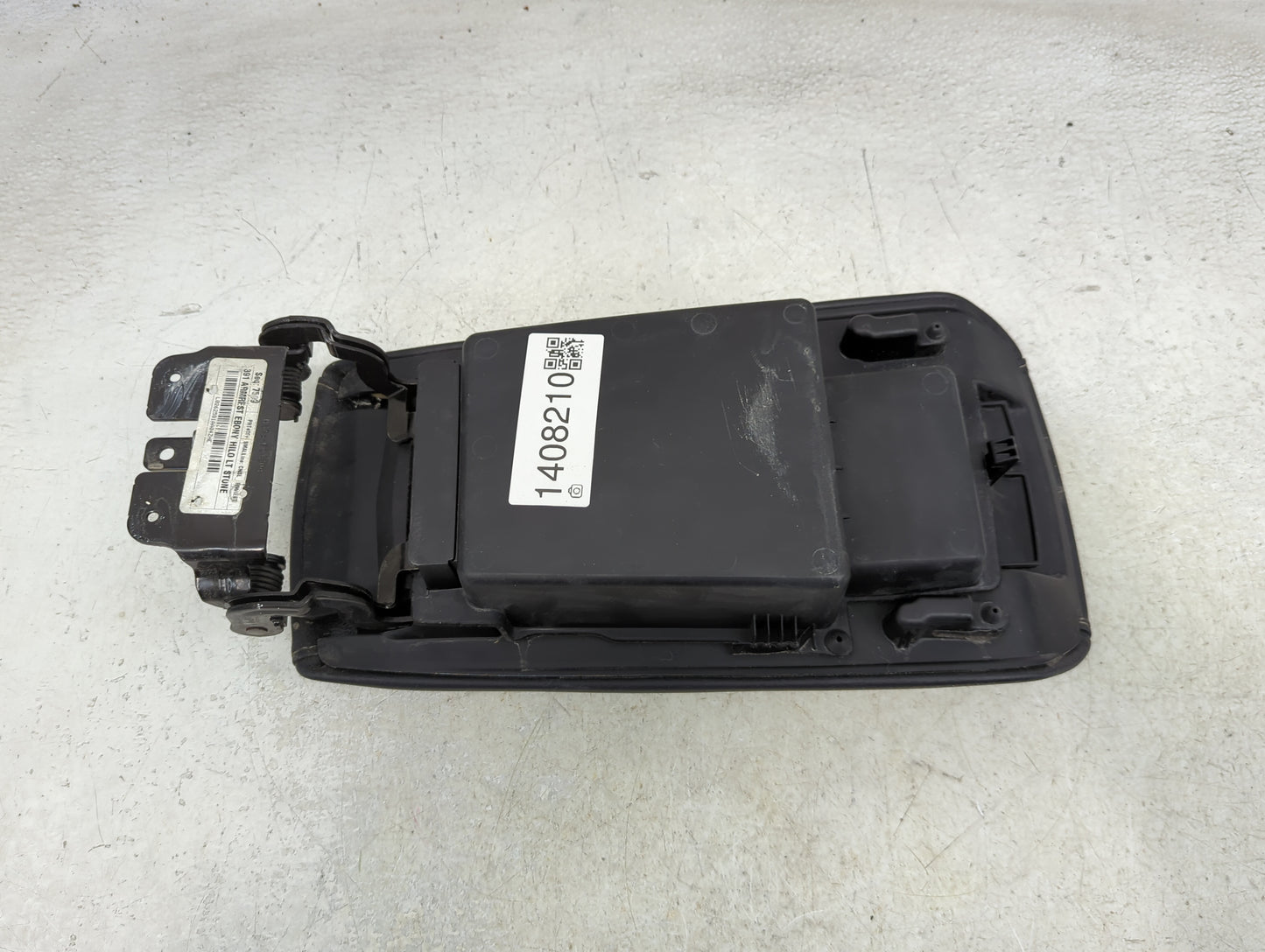2019 Ford Fusion Center Console Armrest Cover Lid P/N:HS73-F04604 Fits OEM Used Auto Parts - Oemusedautoparts1.com