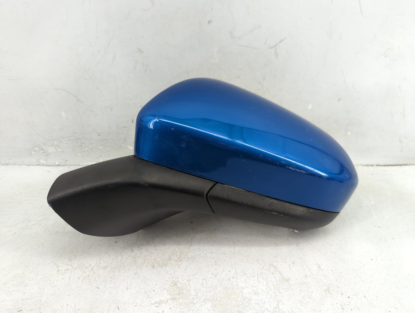 2019-2020 Ford Fusion Driver Side View Mirror - Left Door Mirror OEM Used - Oemusedautoparts1.com