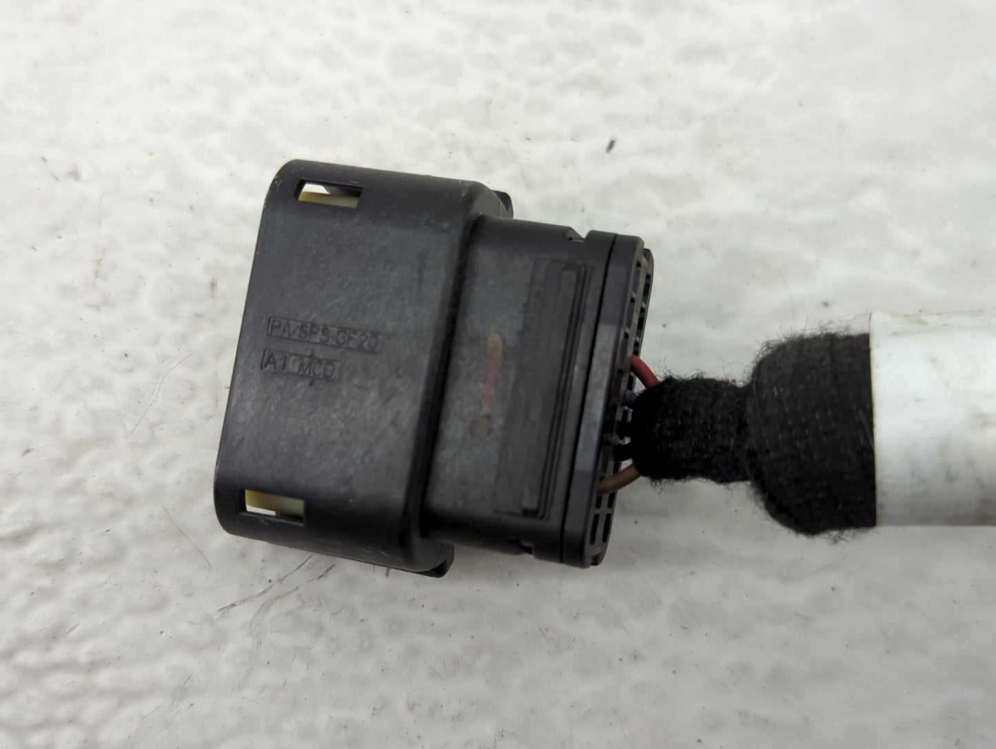 2019-2020 Ford Fusion Driver Side View Mirror - Left Door Mirror OEM Used - Oemusedautoparts1.com