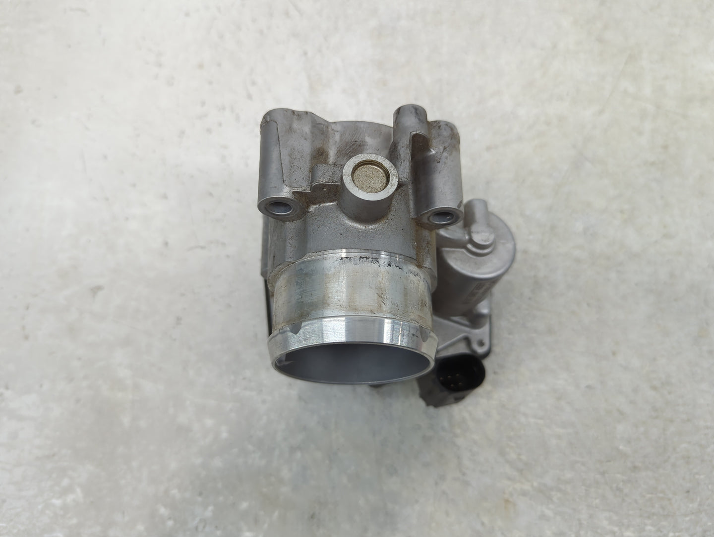 2014-2020 Ford Fusion Throttle Body P/N:DS7G-9F991-CA Fits Fits 2014 2015 2016 2017 2018 2019 2020 OEM Used Auto Parts - Oem