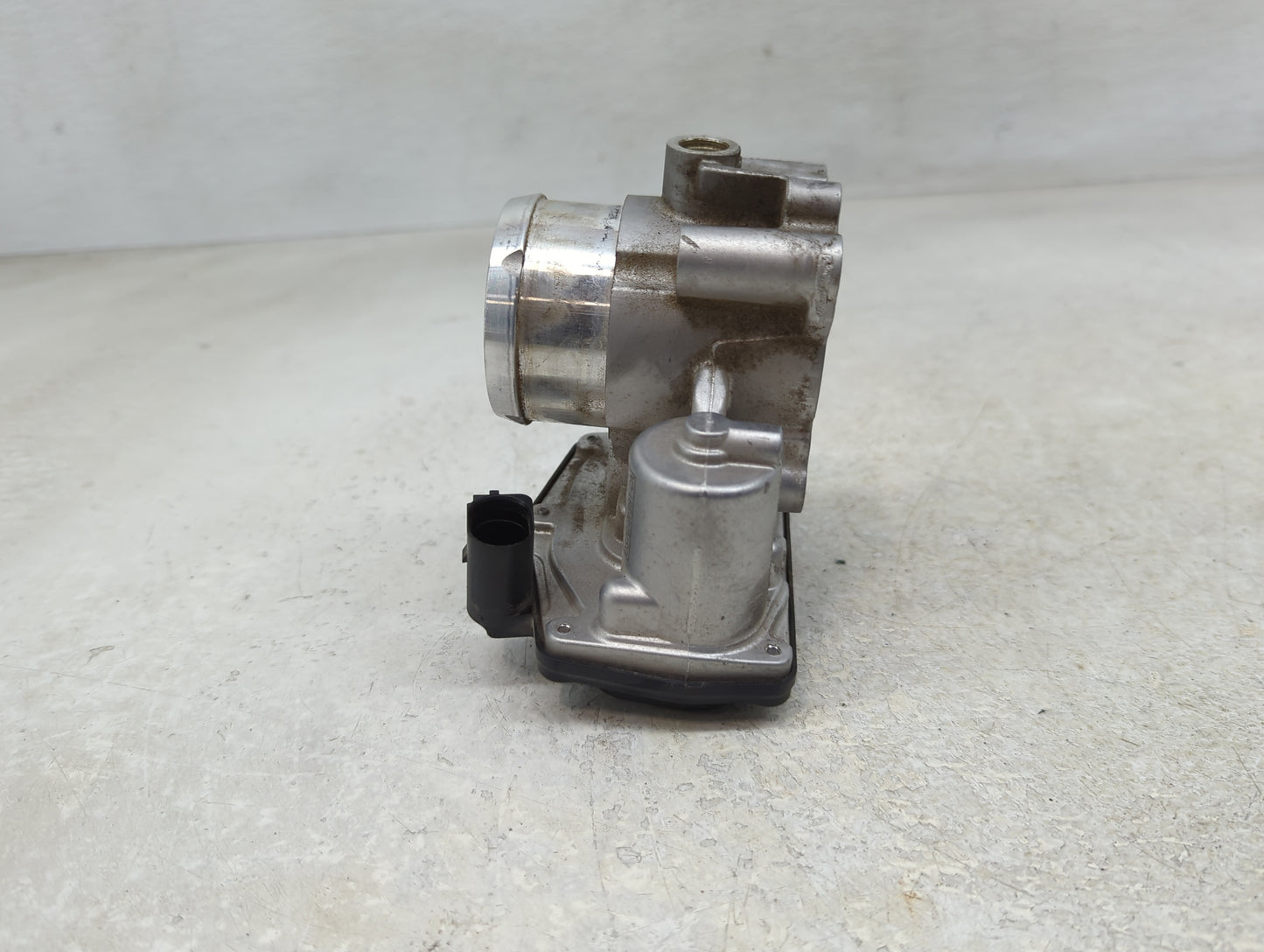 2014-2020 Ford Fusion Throttle Body P/N:DS7G-9F991-CA Fits Fits 2014 2015 2016 2017 2018 2019 2020 OEM Used Auto Parts - Oem