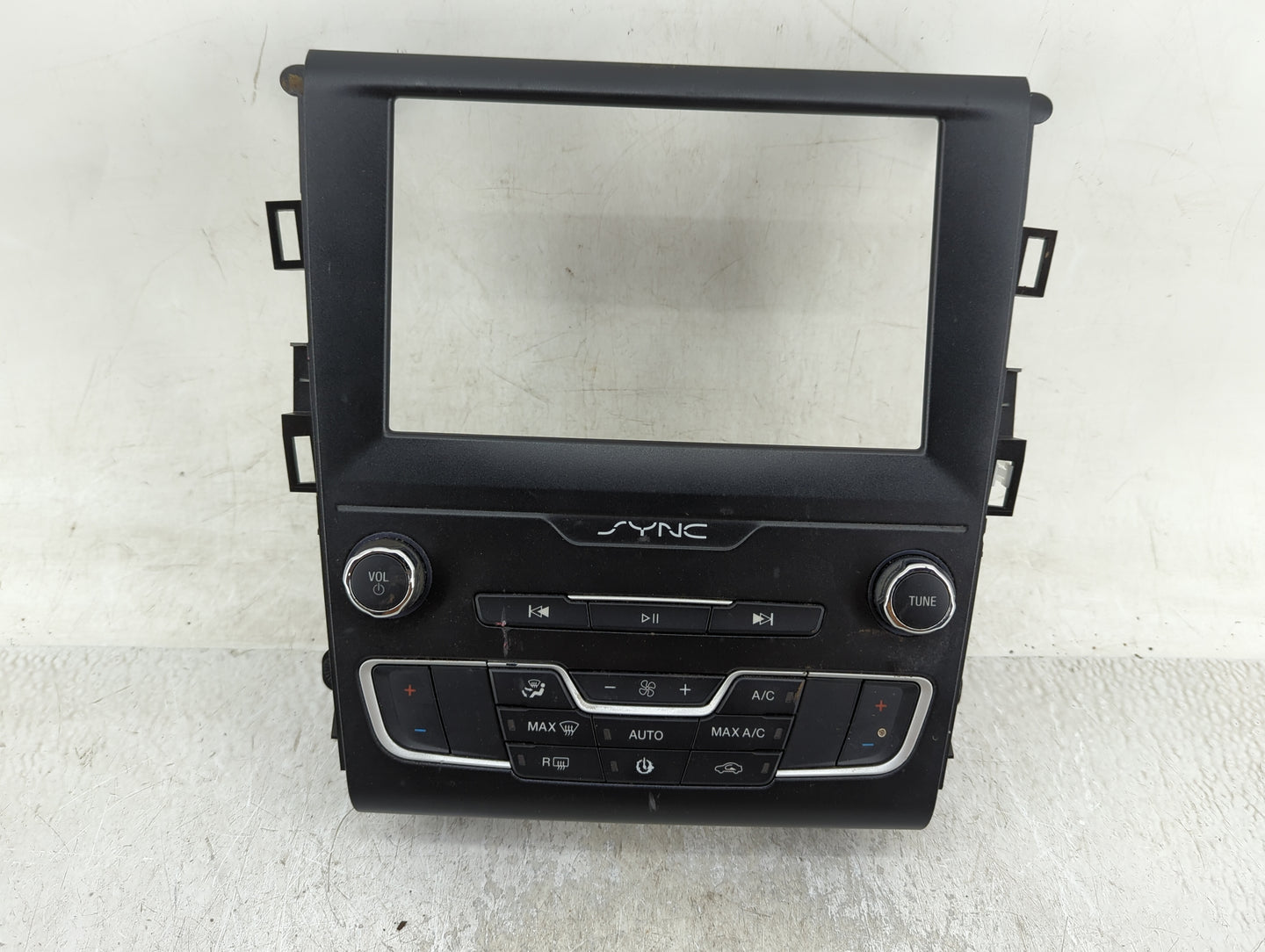 2019-2020 Ford Fusion Radio Control Panel - Oemusedautoparts1.com